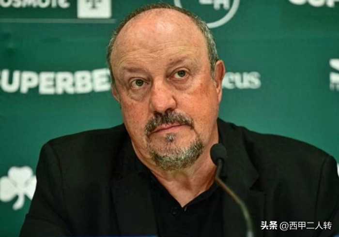 执教仅7个月便遭解雇！贝尼特斯告别希腊赛场，五年内四次下课