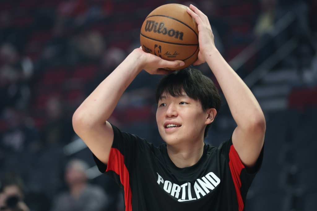 媒体人：杨瀚森防挡拆被人打成ATM了 多看看克林根的录像吧